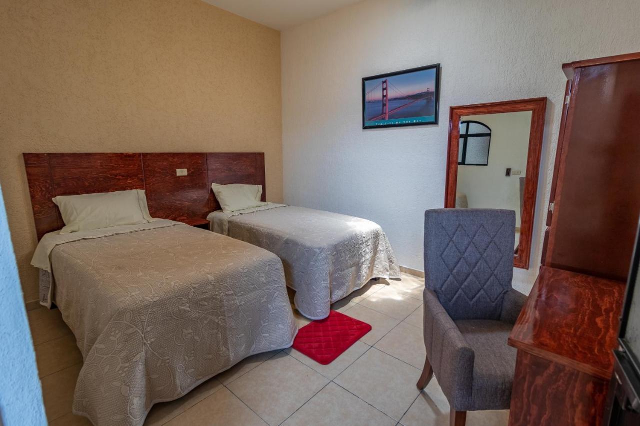 Hotel Casa Garatusa Yuriria Exteriör bild