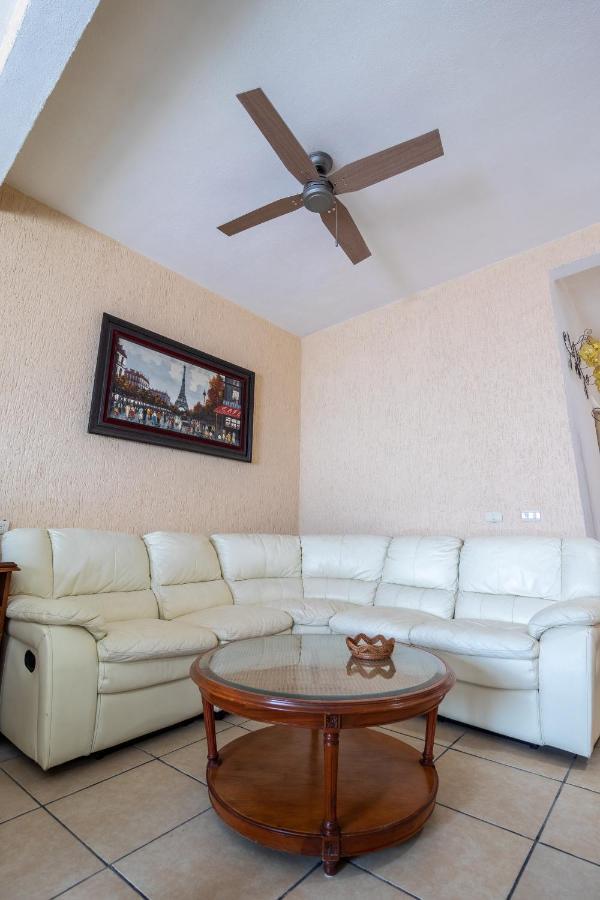 Hotel Casa Garatusa Yuriria Exteriör bild